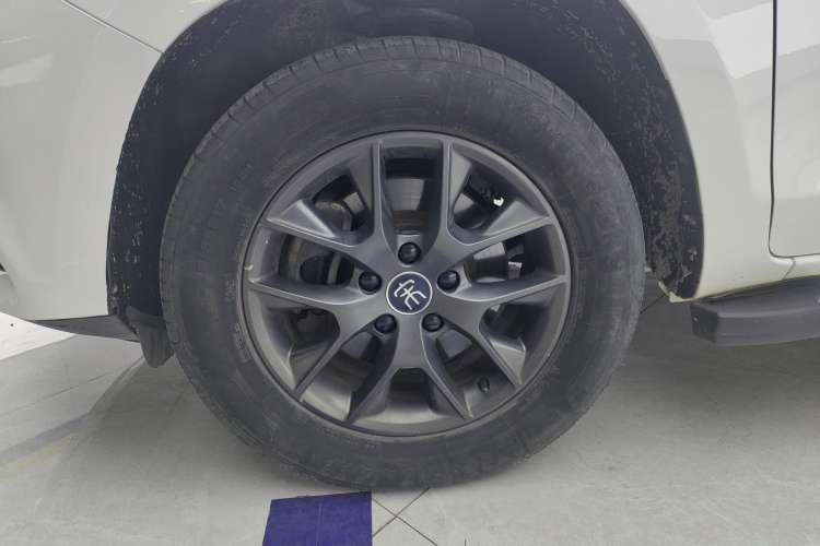Used BYD Song 2020 Classic Edition 1.5T Automatic Elite Model Right Rear Wheel Hub