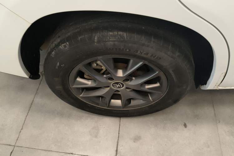 Used BYD Song 2020 Classic Edition 1.5T Automatic Elite Model Right Rear Wheel Hub
