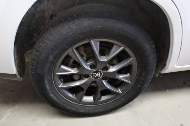 Used BYD Song 2020 Classic Edition 1.5T Automatic Elite Model Right Rear Wheel Hub