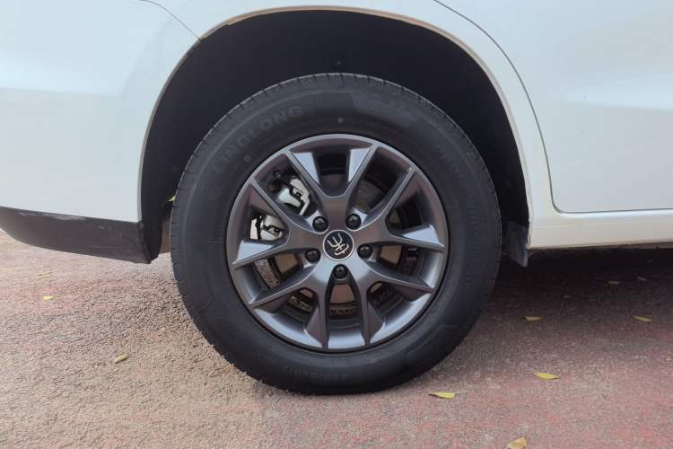 Used BYD Song 2020 Classic Edition 1.5T Automatic Elite Model Right Rear Wheel Hub