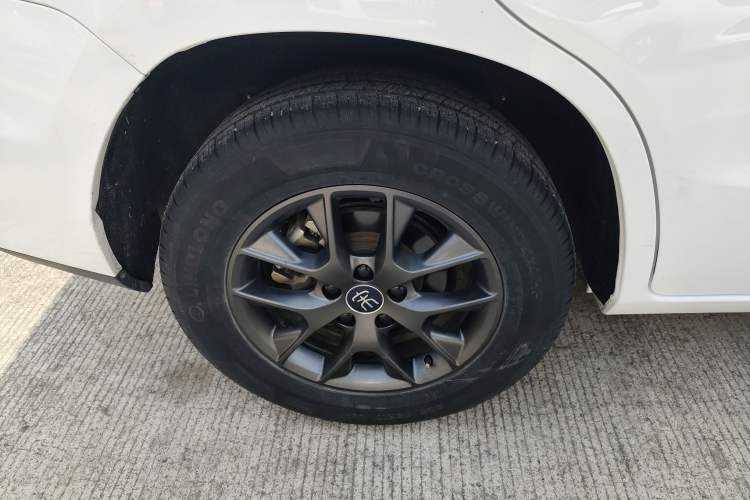 Used BYD Song 2020 Classic Edition 1.5T Automatic Elite Model Right Rear Wheel Hub