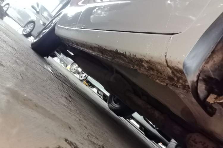 Used BYD Song 2020 Classic Edition 1.5T Automatic Elite Model Right Side Sill