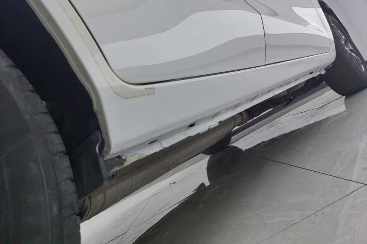 Used BYD Song 2020 Classic Edition 1.5T Automatic Elite Model Right Side Sill