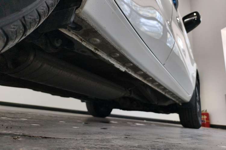Used BYD Song 2020 Classic Edition 1.5T Automatic Elite Model Right Side Sill