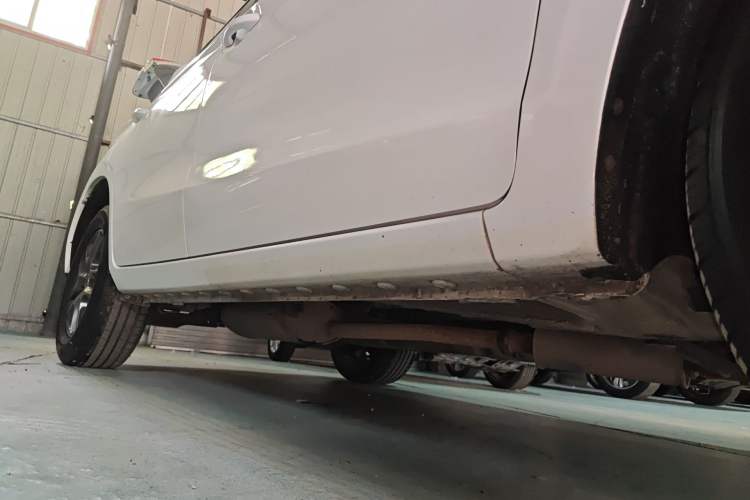 Used BYD Song 2020 Classic Edition 1.5T Automatic Elite Model Right Side Sill