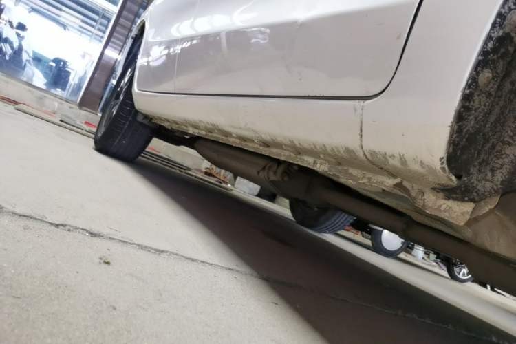 Used BYD Song 2020 Classic Edition 1.5T Automatic Elite Model Right Side Sill