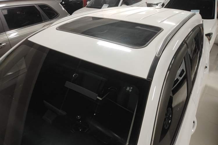 Used BYD Song 2020 Classic Edition 1.5T Manual Luxury Model Roof