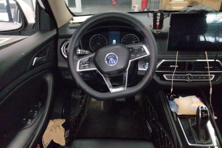 Used BYD Song 2020 Classic Edition 1.5T Automatic Elite Model Steering Wheel