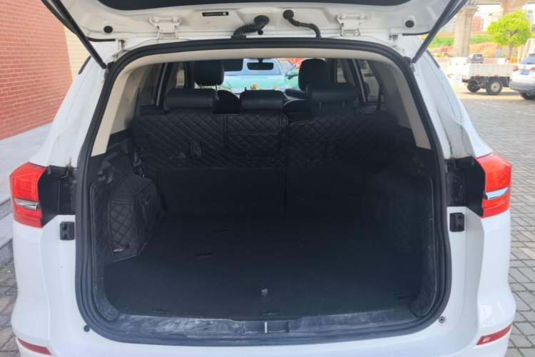 Used BYD Song 2020 Classic Edition 1.5T Automatic Elite Model Trunk