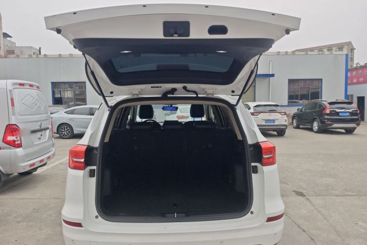 Used BYD Song 2020 Classic Edition 1.5T Manual Luxury Model Trunk