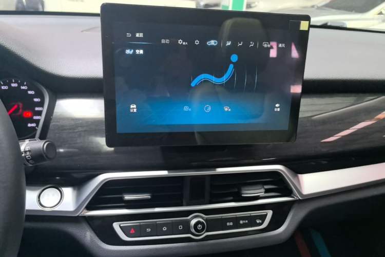 Used BYD Song 2021 Classic Edition 1.5T Automatic Elite Model Audio And AC Panel