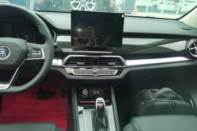 Used BYD Song 2021 Classic Edition 1.5T Automatic Elite Model Audio And AC Panel