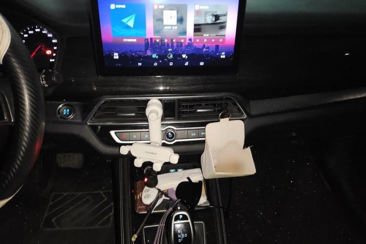 Used BYD Song 2021 Classic Edition 1.5T Automatic Luxury Model Audio And AC Panel