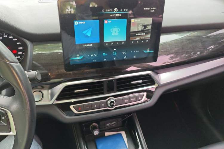 Used BYD Song 2021 Classic Edition 1.5T Automatic Elite Model Audio And AC Panel