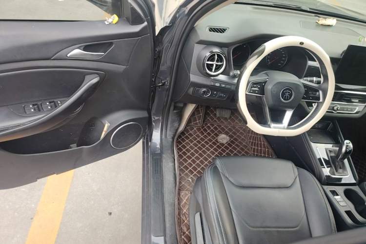 Used BYD Song 2021 Classic Edition 1.5T Automatic Elite Model Driver Seat