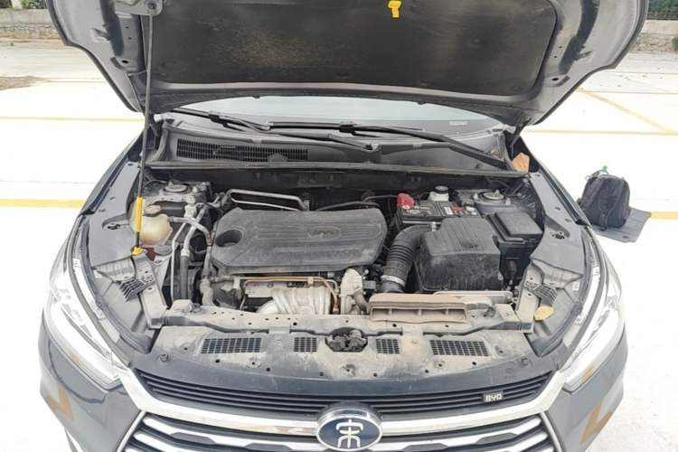 Used BYD Song 2021 Classic Edition 1.5T Manual Luxury Model Engine Bay