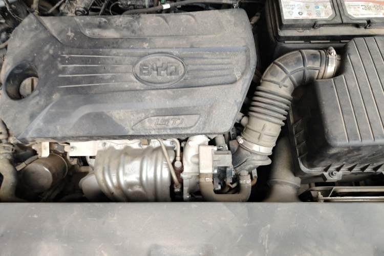 Used BYD Song 2021 Classic Edition 1.5T Manual Luxury Model Engine Bay