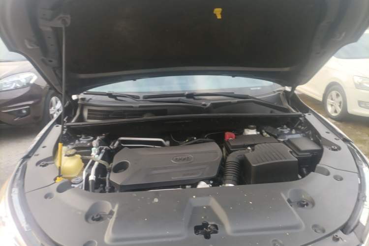 Used BYD Song 2021 Classic Edition 1.5T Automatic Luxury Model Engine Bay
