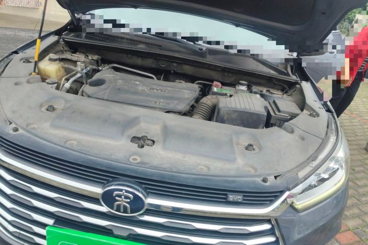 Used BYD Song 2021 Classic Edition 1.5T Automatic Elite Model Engine Bay Left