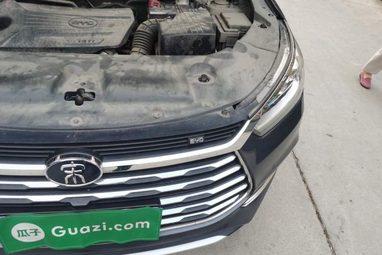 Used BYD Song 2021 Classic Edition 1.5T Automatic Elite Model Engine Bay Left