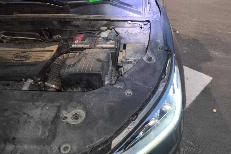 Used BYD Song 2021 Classic Edition 1.5T Automatic Elite Model Engine Bay Left