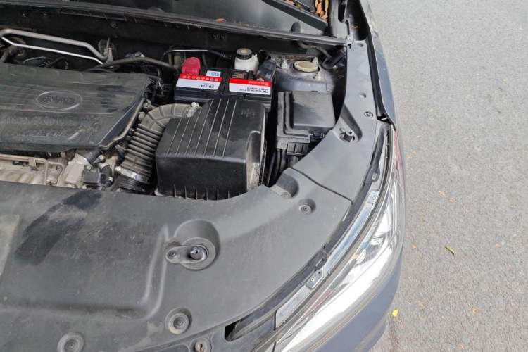 Used BYD Song 2021 Classic Edition 1.5T Automatic Elite Model Engine Bay Left