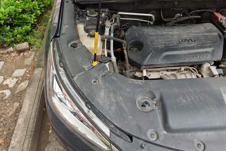 Used BYD Song 2021 Classic Edition 1.5T Automatic Elite Model Engine Bay Right