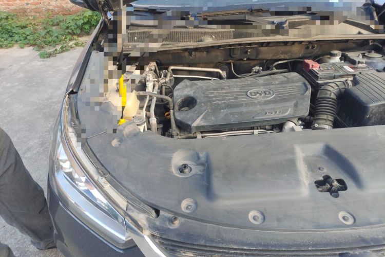 Used BYD Song 2021 Classic Edition 1.5T Automatic Elite Model Engine Bay Right