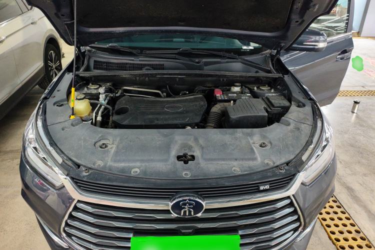 Used BYD Song 2021 Classic Edition 1.5T Automatic Luxury Model Engine Bay