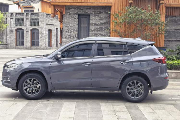 Used BYD Song 2021 Classic Edition 1.5T Automatic Luxury Model Exterior 3
