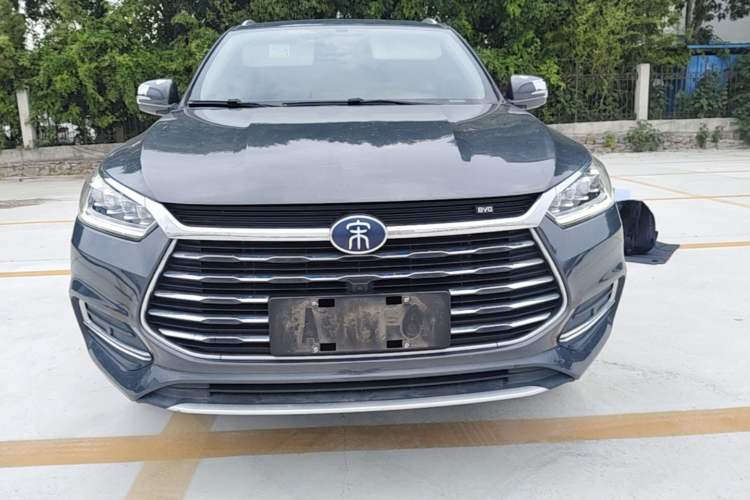 Used BYD Song 2021 Classic Edition 1.5T Manual Luxury Model Front