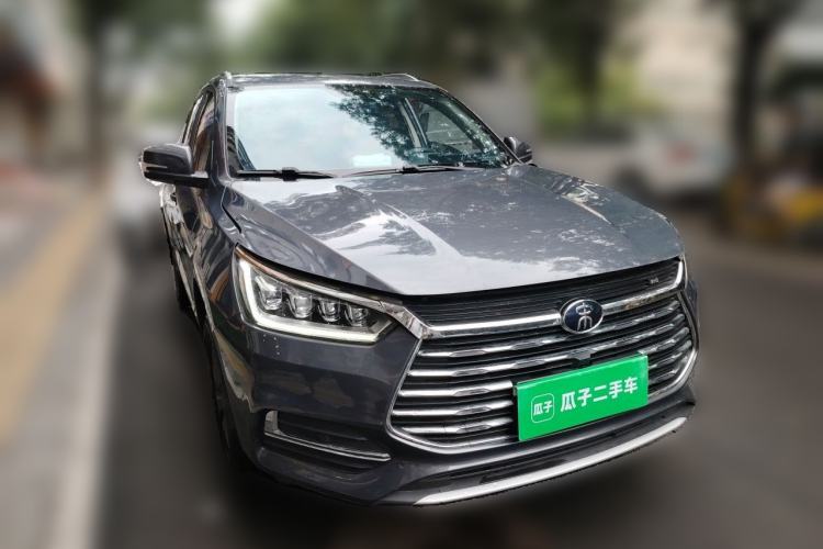 Used BYD Song 2021 Classic Edition 1.5T Manual Luxury Model Front Right 45 Deg