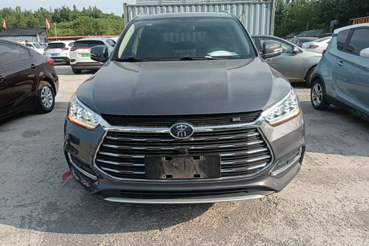 Used BYD Song 2021 Classic Edition 1.5T Manual Luxury Model Front