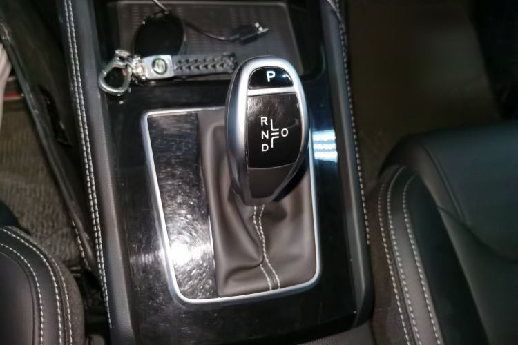Used BYD Song 2021 Classic Edition 1.5T Automatic Elite Model Gear Lever