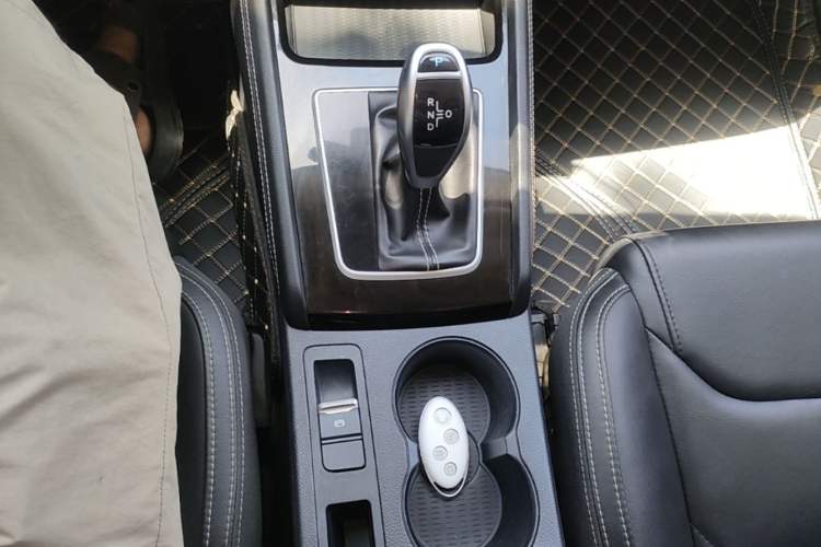 Used BYD Song 2021 Classic Edition 1.5T Automatic Elite Model Gear Lever