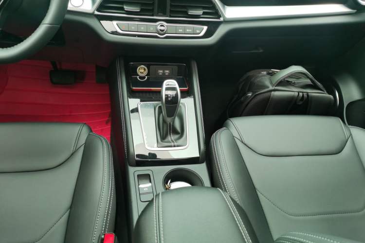 Used BYD Song 2021 Classic Edition 1.5T Automatic Elite Model Gear Lever