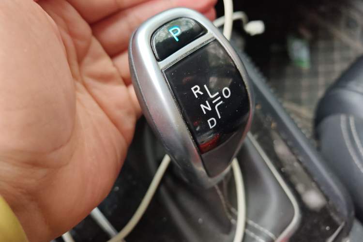 Used BYD Song 2021 Classic Edition 1.5T Automatic Elite Model Gear Lever