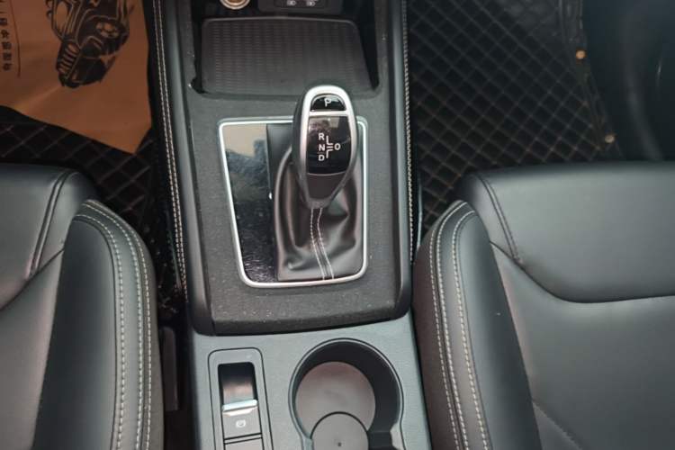 Used BYD Song 2021 Classic Edition 1.5T Automatic Elite Model Gear Lever