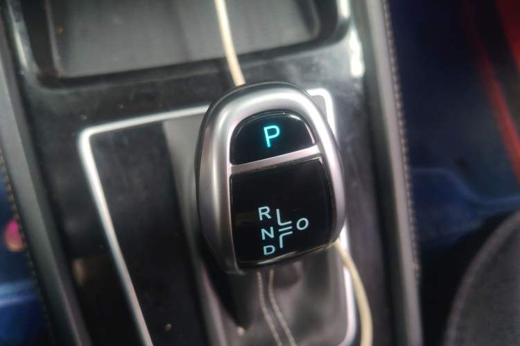 Used BYD Song 2021 Classic Edition 1.5T Automatic Elite Model Gear Lever