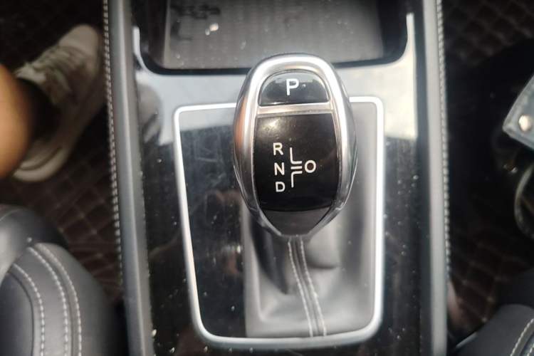 Used BYD Song 2021 Classic Edition 1.5T Automatic Elite Model Gear Lever