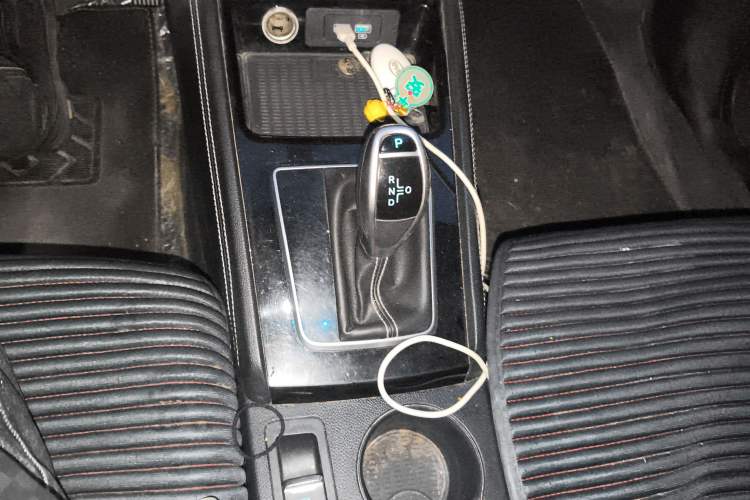 Used BYD Song 2021 Classic Edition 1.5T Automatic Elite Model Gear Lever