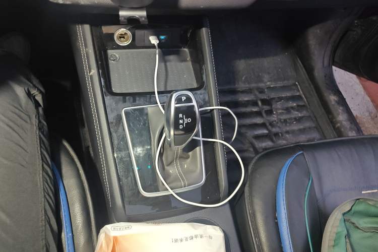 Used BYD Song 2021 Classic Edition 1.5T Automatic Elite Model Gear Lever