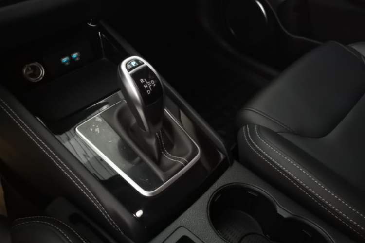 Used BYD Song 2021 Classic Edition 1.5T Automatic Elite Model Gear Lever