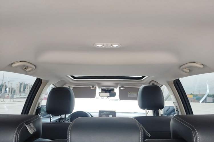 Used BYD Song 2021 Classic Edition 1.5T Manual Luxury Model Headliner