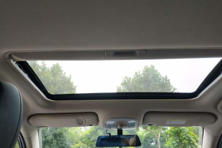 Used BYD Song 2021 Classic Edition 1.5T Automatic Elite Model Interior 10