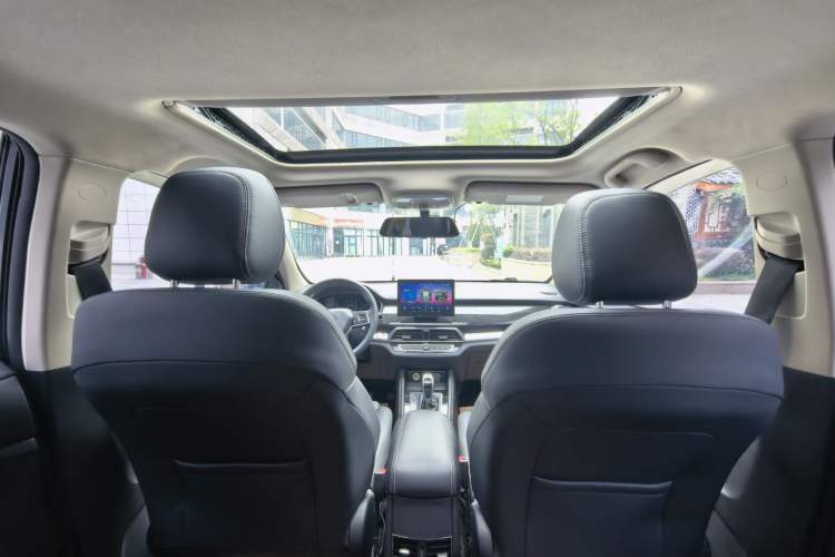 Used BYD Song 2021 Classic Edition 1.5T Automatic Luxury Model Interior 10