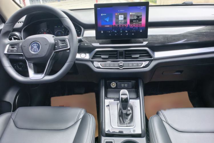 Used BYD Song 2021 Classic Edition 1.5T Automatic Luxury Model Interior 12