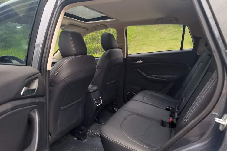 Used BYD Song 2021 Classic Edition 1.5T Automatic Luxury Model Interior 3