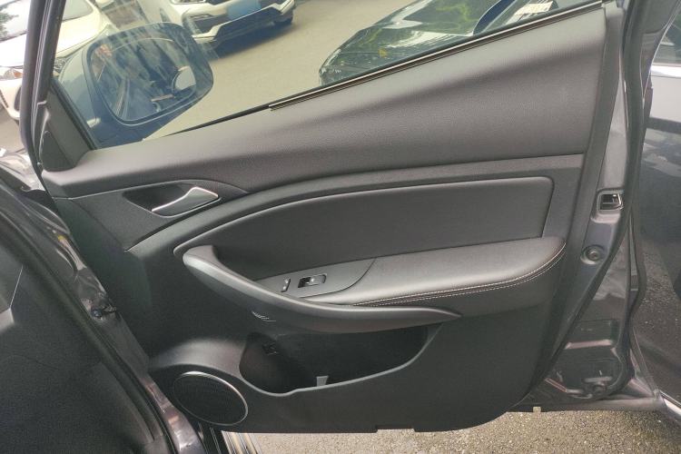 Used BYD Song 2021 Classic Edition 1.5T Automatic Elite Model Interior 3