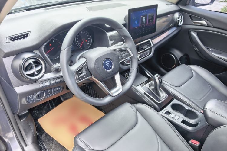 Used BYD Song 2021 Classic Edition 1.5T Automatic Luxury Model Interior 3